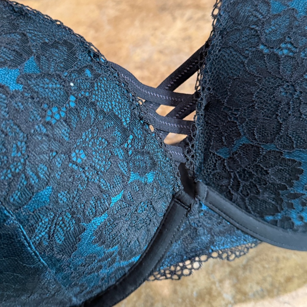 Elegant Teal and Black Lace Bra Torrid Curve
